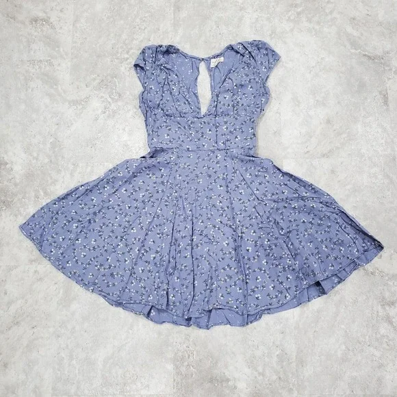 gold and navy blue prom dress Misshow Navy Blue Ball Gown Off-Shoulder Sleeveless Gold Floral Applique Tiered Tulle Quinceanera & Evening Party Dress main image 1